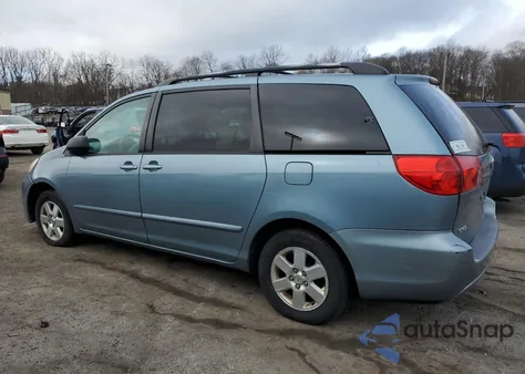 2009 Toyota Sienna Ce z USA, uszkodzony, nr VIN 5TDZK23C69S263350